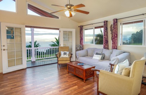Ninole House | Big Island Getaway, Ocean View Paradise