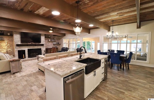 Farmerville House | Big Lake Gathering Place - Gather & Make Lasting Memories with Friends & Family