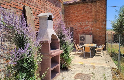 Capannori House | Big panoramic house in the Lucca hills. Pool, garden, WiFi, Aircon