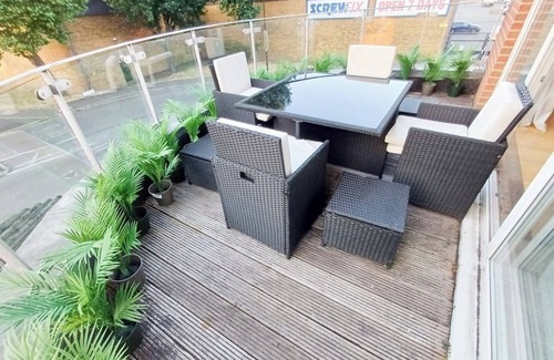 Brixton Hill Apartment | Big penthouse in Clapham