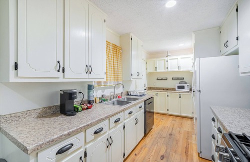 Leander House | Big Private Hill Country Oasis - Ideal for Groups/Family Getaways
