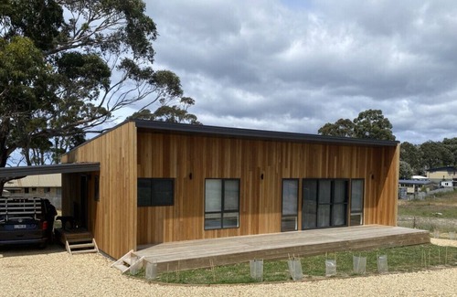 Surveyors Bay House | Big Roaring Beach House
