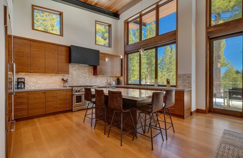 Ponderosa Palisades House | Big Sky at Schaffers - Deluxe 4 BR Private Hot Tub - Pet Friendly