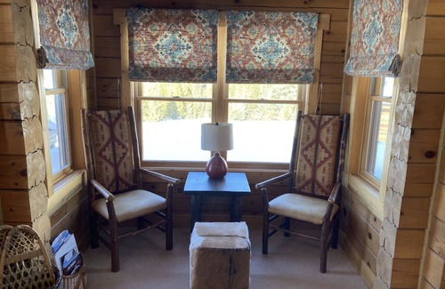 Gallatin Gateway House | Big Sky Retreat Cabin 1