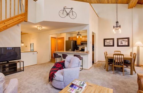 Big Sky House | Big Sky Ski/Bike Townhome
