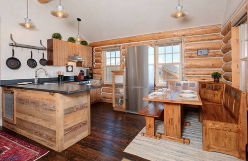 Big Sky Cabin | Big Sky Vacation Rentals: CH Cabin 7 Cowboy
