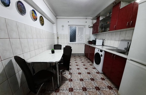 Petrosani Condo | Big Sweet Home