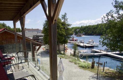 Tobermory Hotel | Big Tub Resort & Marina