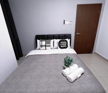 Setia Tropika Apartment | BIG Two Bedrooms 1-6 Pax Luxury Condo at D Secret Garden - Johor Bahru-Setia Tropika-UTM-Mid Valley-Paradigm Mall