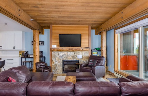 Big White Ski Resort Apartment | Big White Basecamp | Slope Access + Modern Comfort
