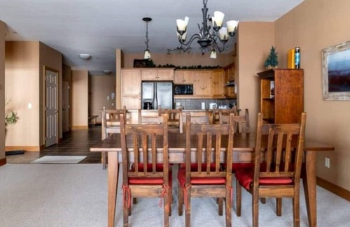 Snow Pine Estates Ski Chalet | Big White Beauty! Sleeps 8. Ski in/Ski out Chalet with Private Hot Tub.