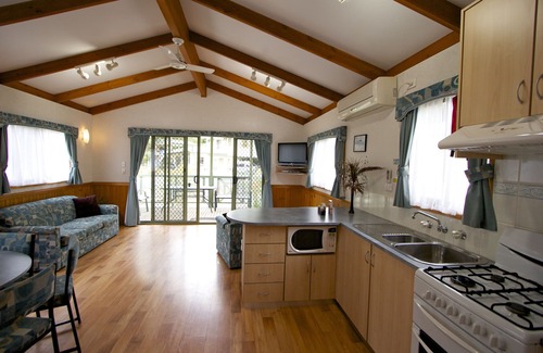 Doncaster East Hotel | BIG4 Crystal Brook Tourist Park