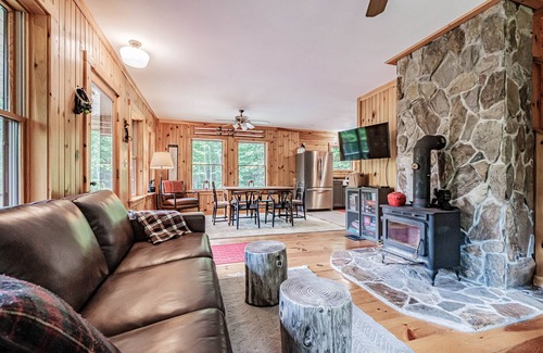 Hanover Cabin | Bigfoot Bungalow - Authentic cozy Bungalow