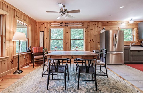 Hanover Cabin | Bigfoot Bungalow - Authentic cozy Bungalow