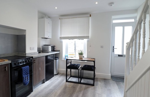 Dolgellau House | Bijou House Perfect for 2 people, no pets.