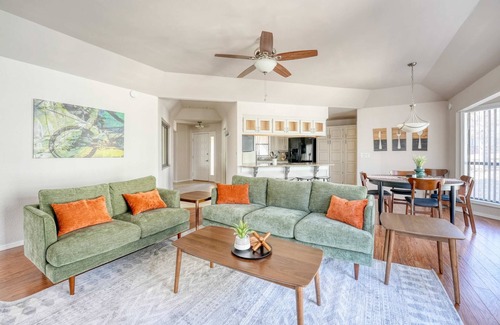 Bella Vista House | Bike & Hike Retreat ☀️ Pet-Friendly w/Fire Pit