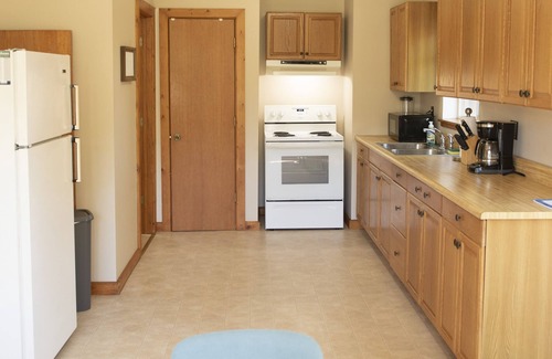 Athens House | Biker Hiker INN at Strouds Run
