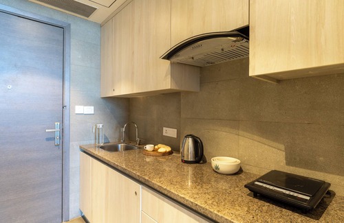 Gurugram Apartment | Bilbo Baggin's charming Gurugram Studio with WiFi, AC & a personality