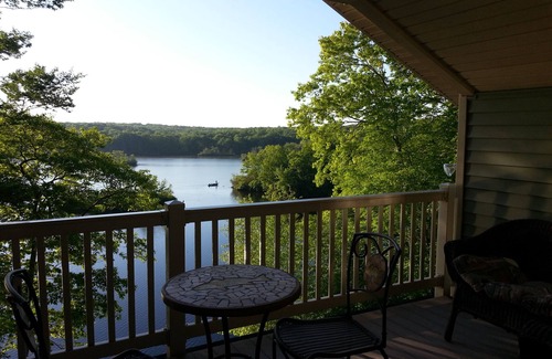 Glasgo Cottage | Billings Lake Waterfront Cottage