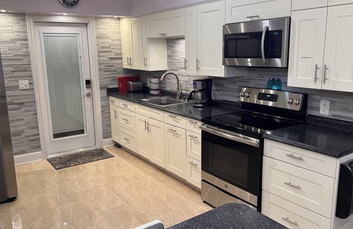 Wilton Manors House | Billy's Resort -Men only-Clothing optional-Beach Bungalow