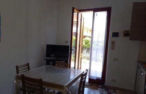 Marina di Massa Apartment | Bilocale climatizzato a 850m dalla spiaggia Casa Katia