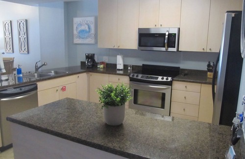 Biloxi Condo | Biloxi Beach Condo - ON the Beach - Short Walk to Great Restaurants!