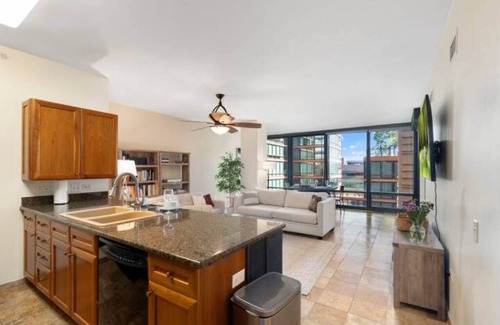 Camelback East Condo | Biltmore Estate 2BR and 2BA condo