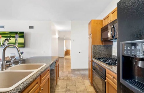 Camelback East Condo | Biltmore Estate 2BR and 2BA condo