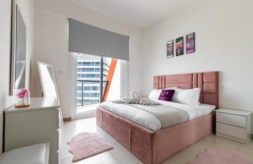 Jadaf Apartment | Binghatti Gateway by SIMPLY COMFORT
