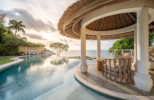 Ungasan Villa | Bingin Beach 6BR Villa: Stunning Sea View
