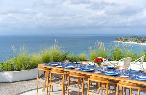 Ungasan Villa | Bingin Beach 6BR Villa: Stunning Sea View
