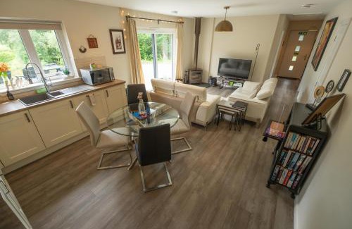 Banavie Apartment | Birch Hollow, Fort William with outdoor fire pit