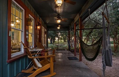 Prairie Lea House | Bird House Countryside Pecan Farm 14acre San Marcos