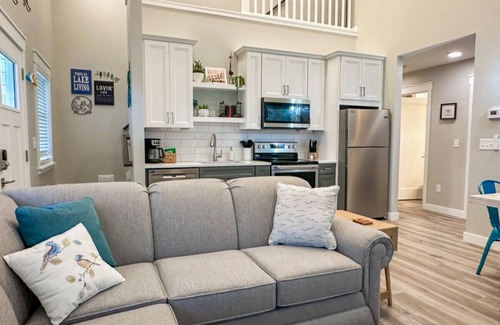 Celina Cottage | Birdie Bungalow - Spacious Lakeside Cottage