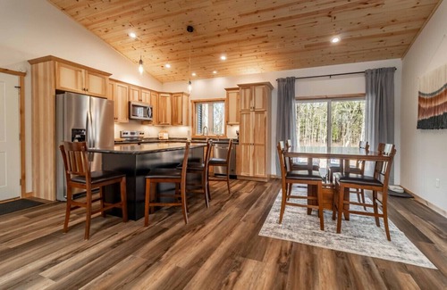 Nekoosa House | "Birdie Bunkhouse" Rome WI - 4 Bedroom Home - Close to Several Golf Courses!