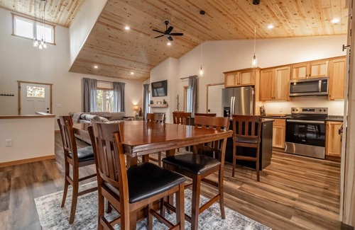 Nekoosa House | "Birdie Bunkhouse" Rome WI - 4 Bedroom Home - Close to Several Golf Courses!
