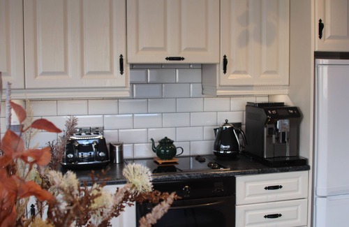 Mitchelstown House | Birdies Townhouse