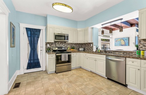 South Palm Park Neighborhood Association House | Birds of Paradise Historic 1900's Spanish Estate!