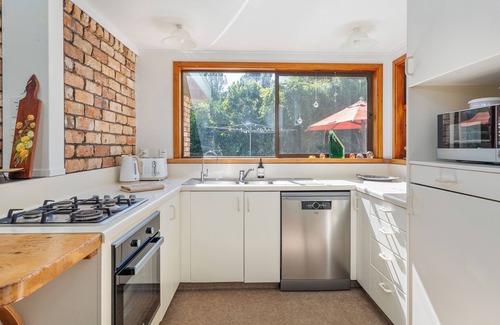 Whangamata House | Birdsong - Whangamata Holiday Home