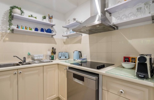 St. Lucia House | BirdSong Yeronga - Spring Special -Secret Getaway
