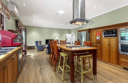 Wentworth Falls House | Birdstow – Spacious, peaceful Stay, Sleeps 10