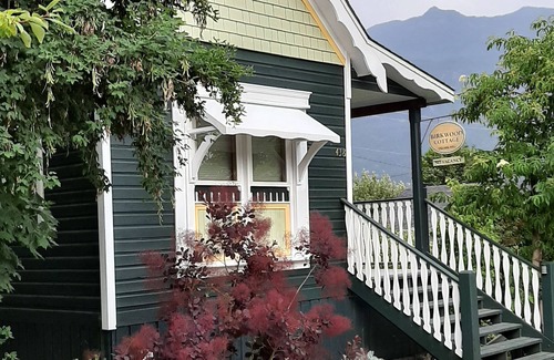 Kaslo Cottage | Birkwood Cottage-Downtown