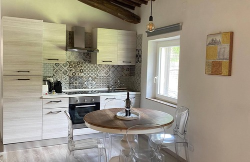 Grotte di Castro House | Biscarello House - Borgo and Lake