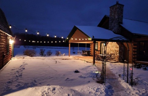 Beulah House | Bison Acres Close to Crystal Mt with Hot Tub