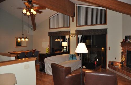 Incline Village House | Bitterbrush - 400 Fairview Boulevard - very close to Diamond Peak and beaches - WSTR21-0086 - Tax ID W4900 - Max 7 people, 2 cars parking in carports