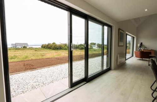 Broadford House | Black Barn Skye - Contemporary 3 bed/4 bath home