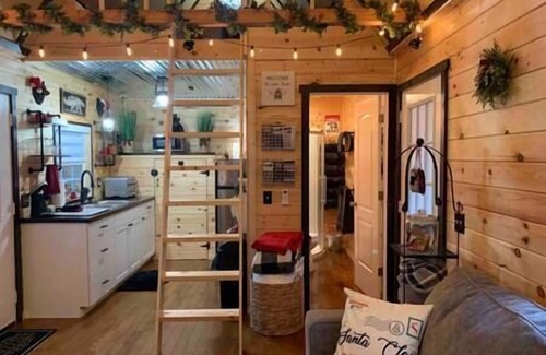 Dunlap Cabin | Black Bear Bungalow at Coops Creek Cabins
