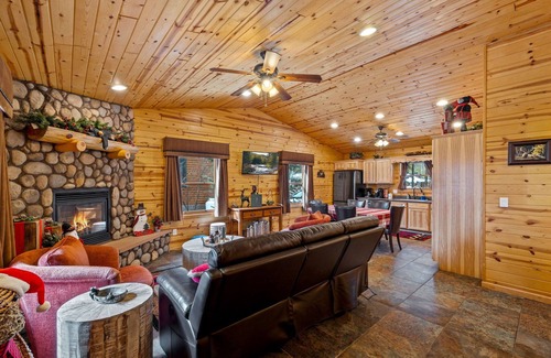Greer Cabin | Black Bear Chalet (Cabin 105)