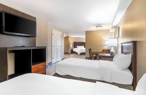 Orono Hotel | Black Bear Inn, an Ascend Collection Hotel