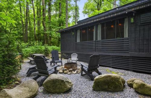 Rocky Grove House | Black Bear Lodge - Fire Pit - Hot Tub